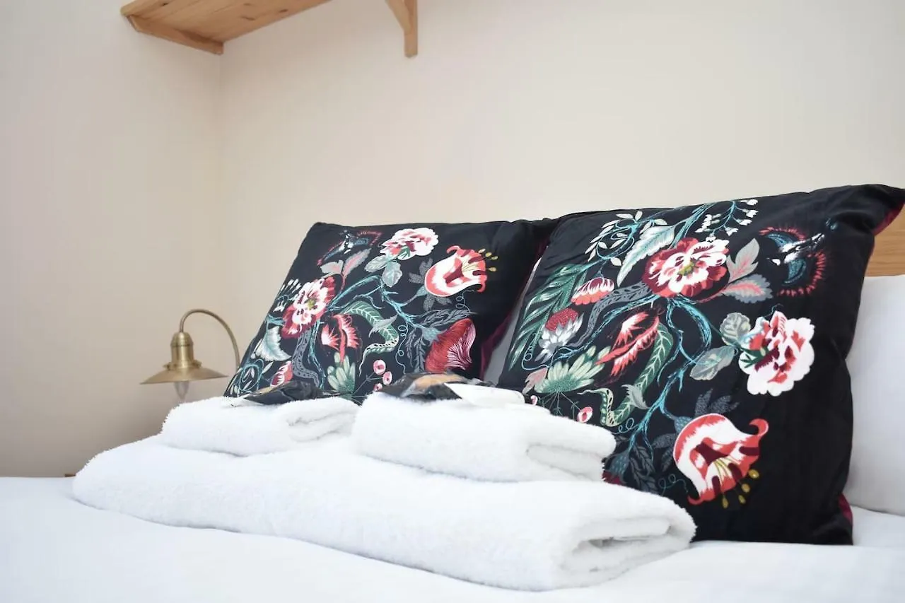 Apartment Brunswick Road - Spacious 3Br 10 Minutes From Princes Street Edinburgh United Kingdom
